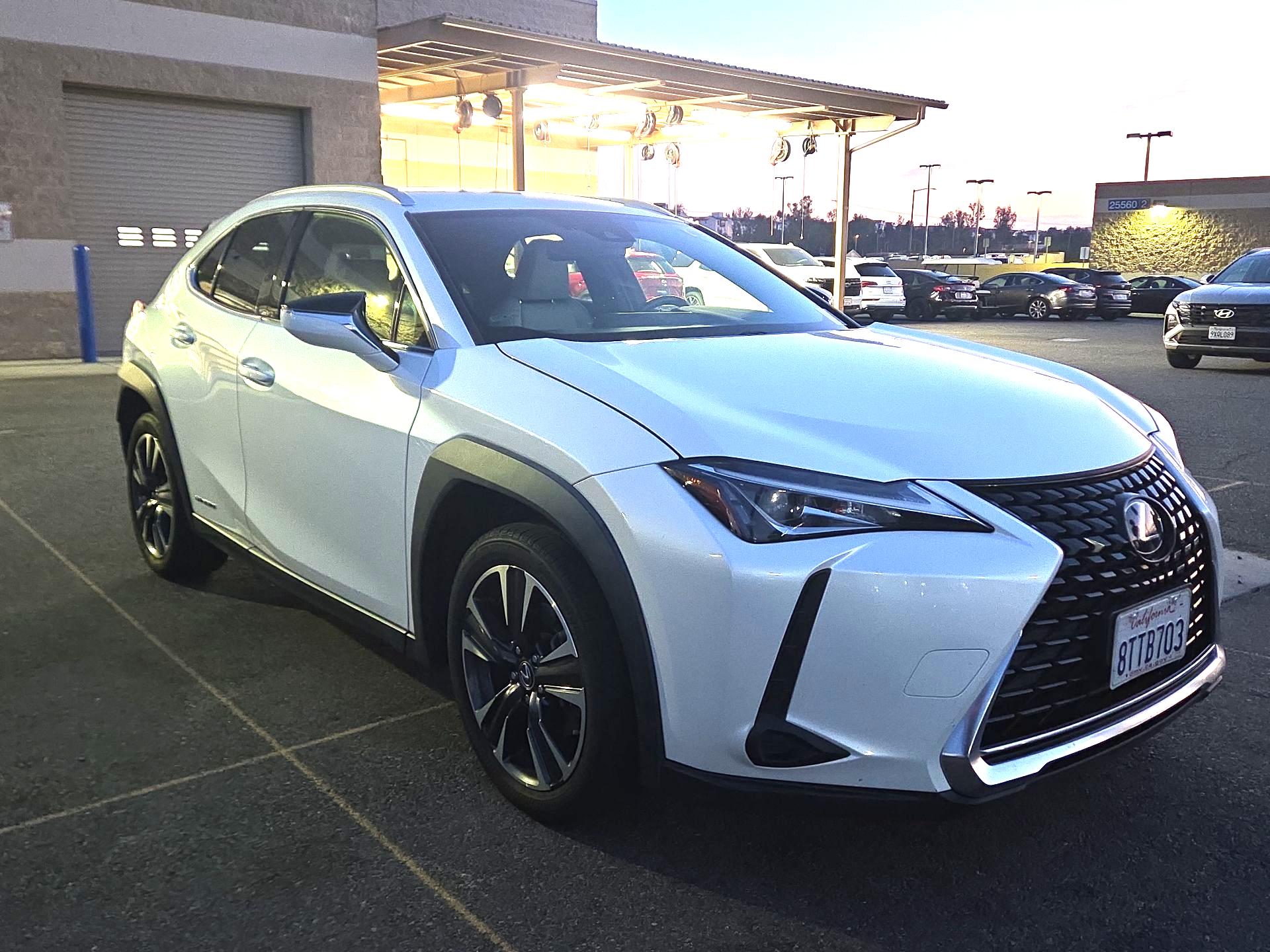 lexus ux hybrid 2020 JTHX9JBH4L2035032 image lexus ux hybrid 2020 JTHX9JBH4L2035032 image